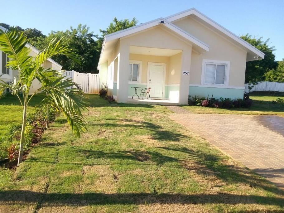Jamaica Reggae Villa لوتسيا المظهر الخارجي الصورة